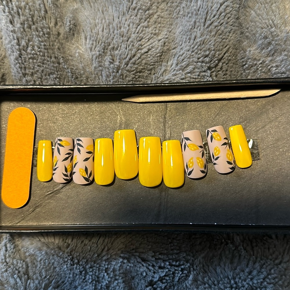 Press on nail set
